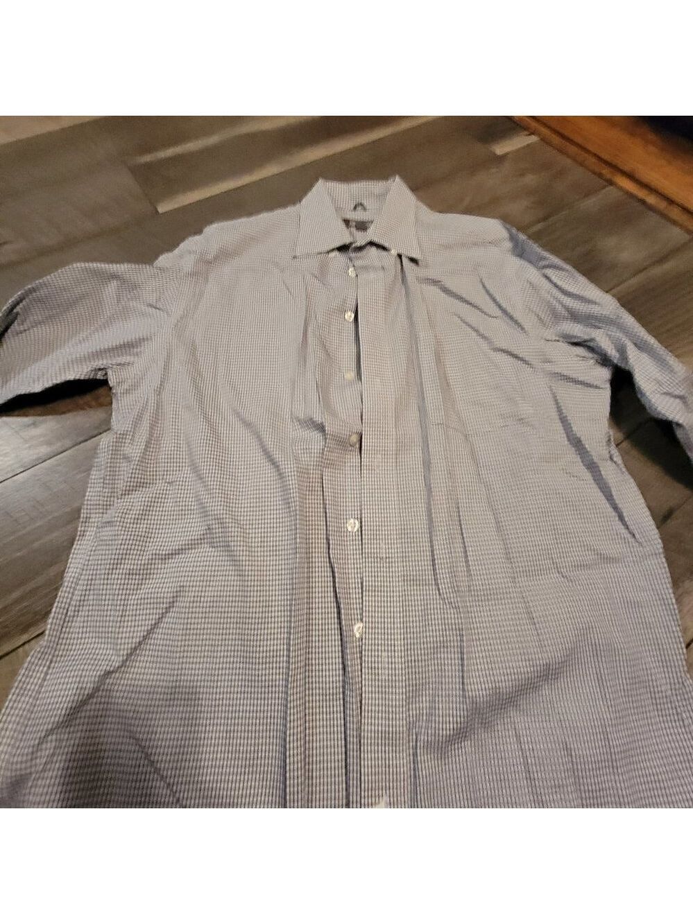 Kenneth Cole Reaction Men's Button Down Collar dress Shirt.  Size L